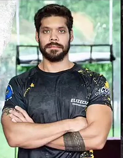Omar Elizeche, profe del Elizeche Training Center
